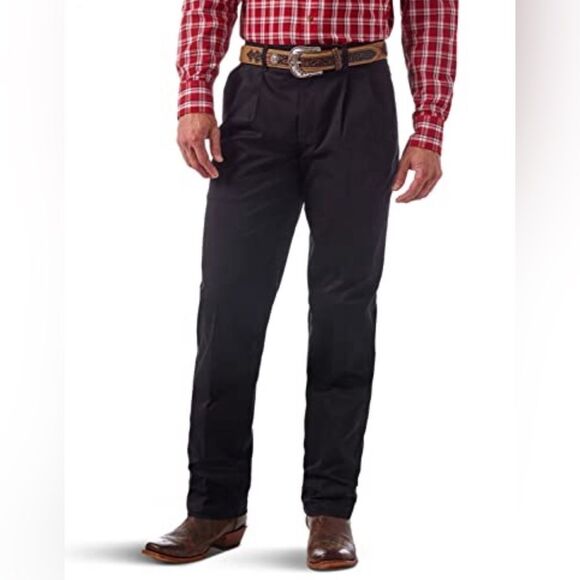 NWT WRANGLER Men's 35/30 Pleated front Relaxed Fit‎ Black Pants Riata - Picture 1 of 9